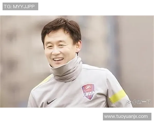 我国足球界哀悼一位传奇明星的离世引发广泛关注与怀念